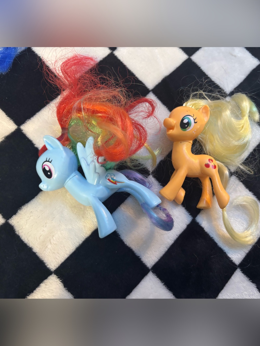 Rainbow dash and apple blossom my little pony figures smaller size